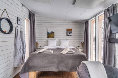 Wilderness Cabins & Abisko's Aurora Nights | Northern Lights Holiday Experts | Aurora Nights