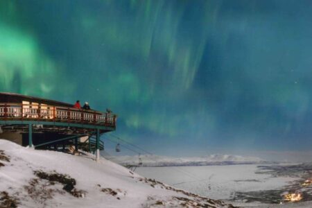 Abisko Northern Lights Holidays | Bespoke Northern Lights tours in Abisko, Sweden. Explore Abisko National Park and enjoy exciting outdoor activities in one of the best aurora destinations.